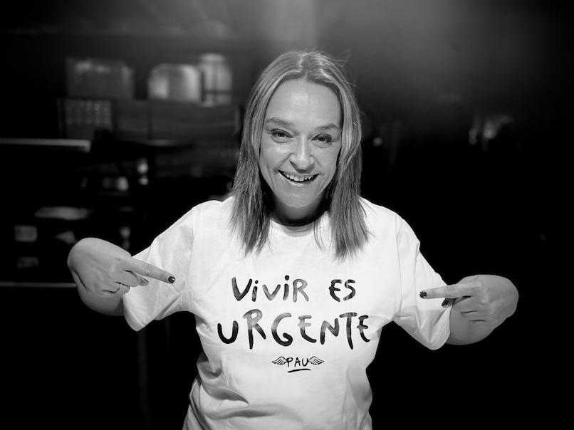 Novedad autor Fotoeléctrico La Camiseta de Pau | Camiseta Vivir Es Urgente